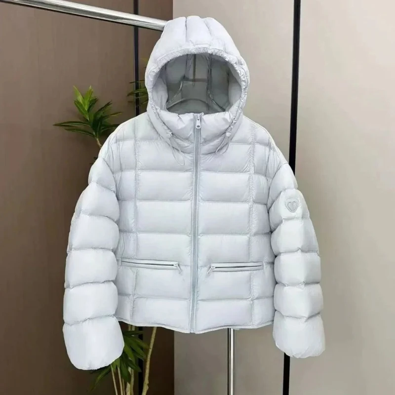 Freya | Damen Kurze Steppjacke mit Kapuze und Reißverschluss