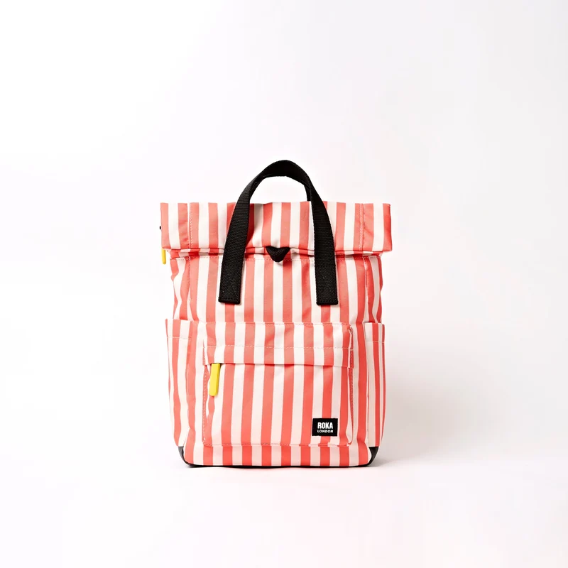 ROKA Canfield Kleine Tasche aus recyceltem Canvas mit Korallenstreifen