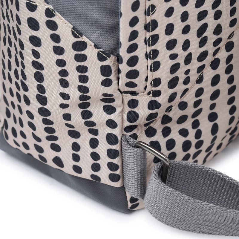 ROKA Canfield B Linear Dot Kleine Tasche aus recyceltem Canvas