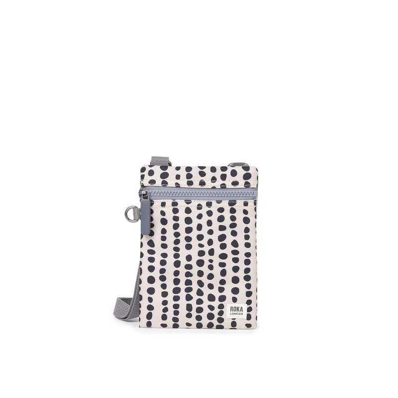 ROKA Chelsea Linear Dot Tasche aus recyceltem Canvas