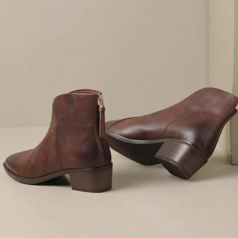 Safiya | Damen Orthopädische Stiefeletten mit Reißverschluss und spitzer Form