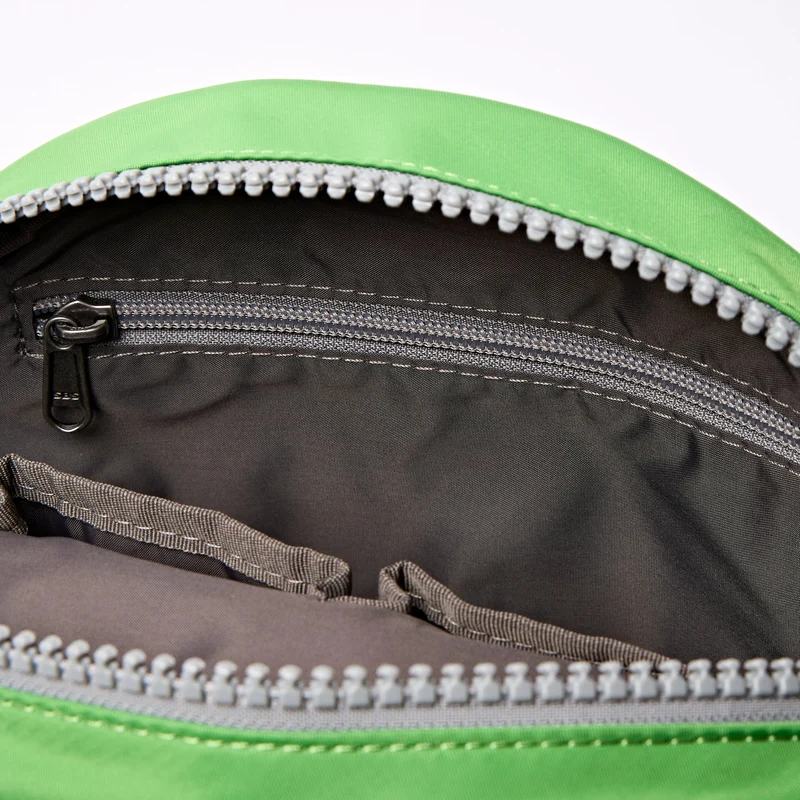 ROKA Paddington Kleine Tasche aus recyceltem Nylon | Online Lime