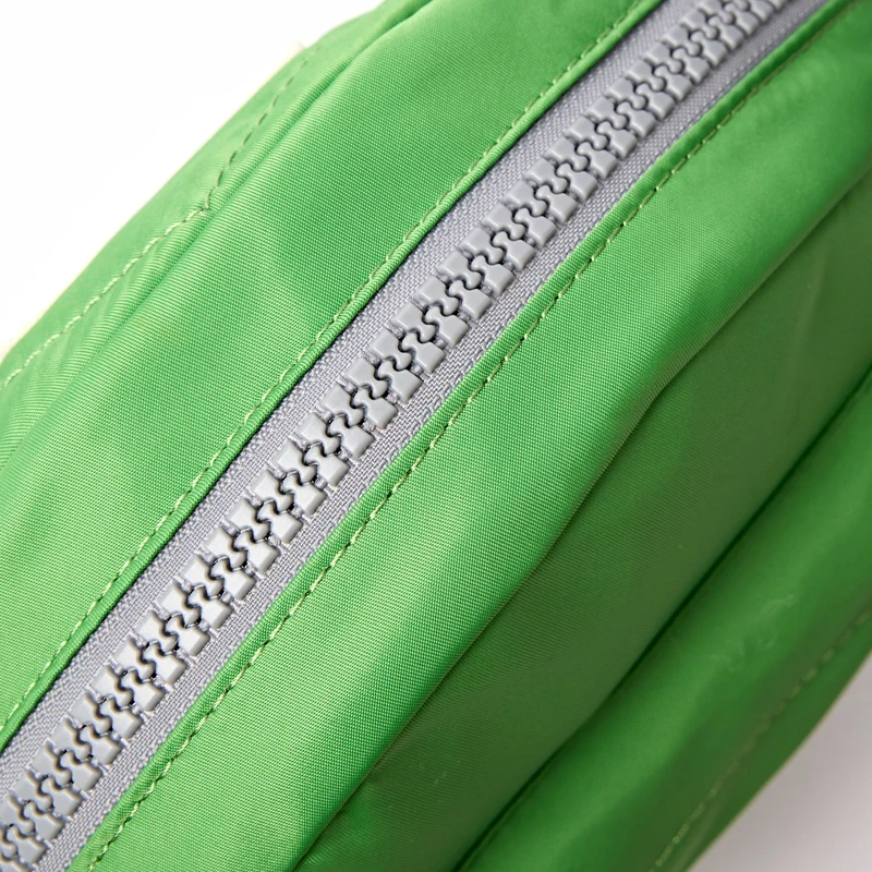 ROKA Paddington Kleine Tasche aus recyceltem Nylon | Online Lime