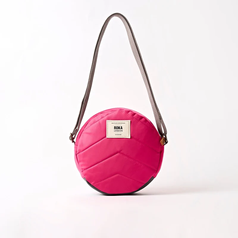 ROKA Paddington Kleine Tasche aus recyceltem Nylon | Granitrot