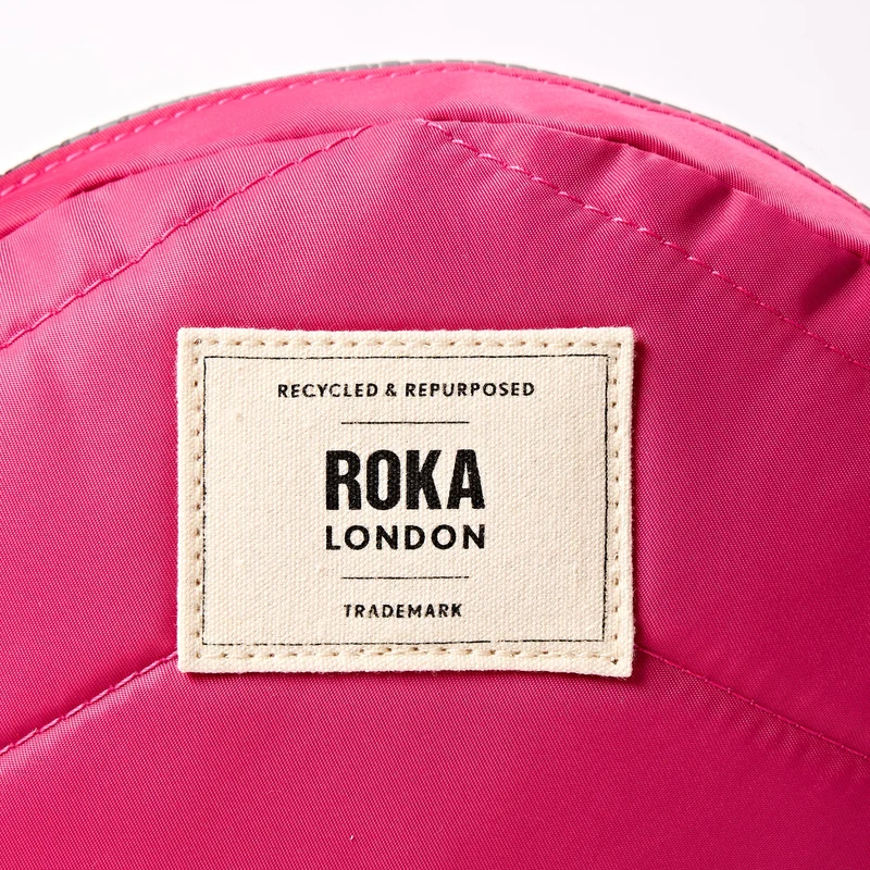 ROKA Paddington Kleine Tasche aus recyceltem Nylon | Granitrot