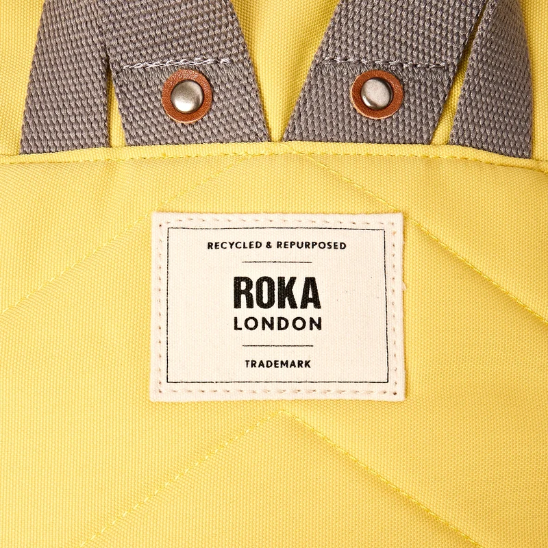 ROKA Canfield B Lemonade Stripe Kleine Tasche aus recyceltem Nylon
