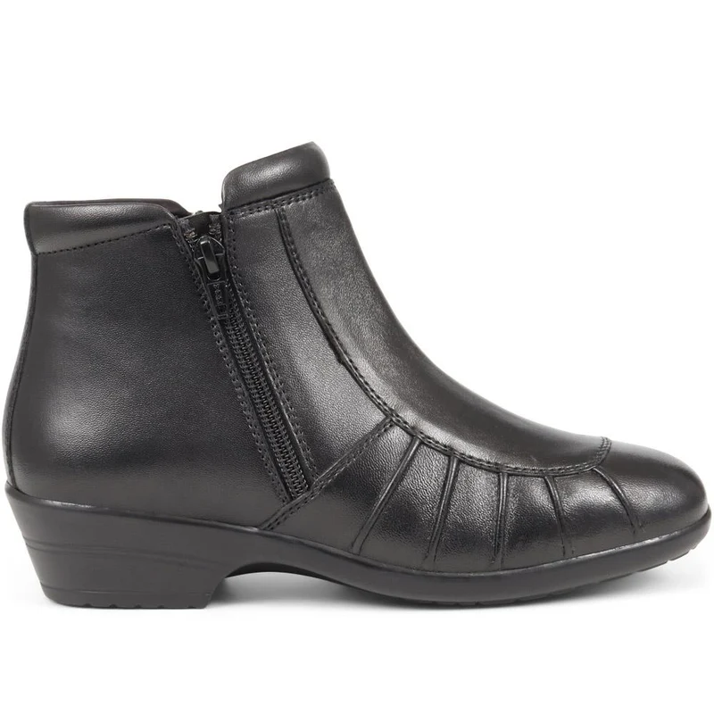Lightweight Leather Ankle Boots - KF38012 / 324 468 - Black