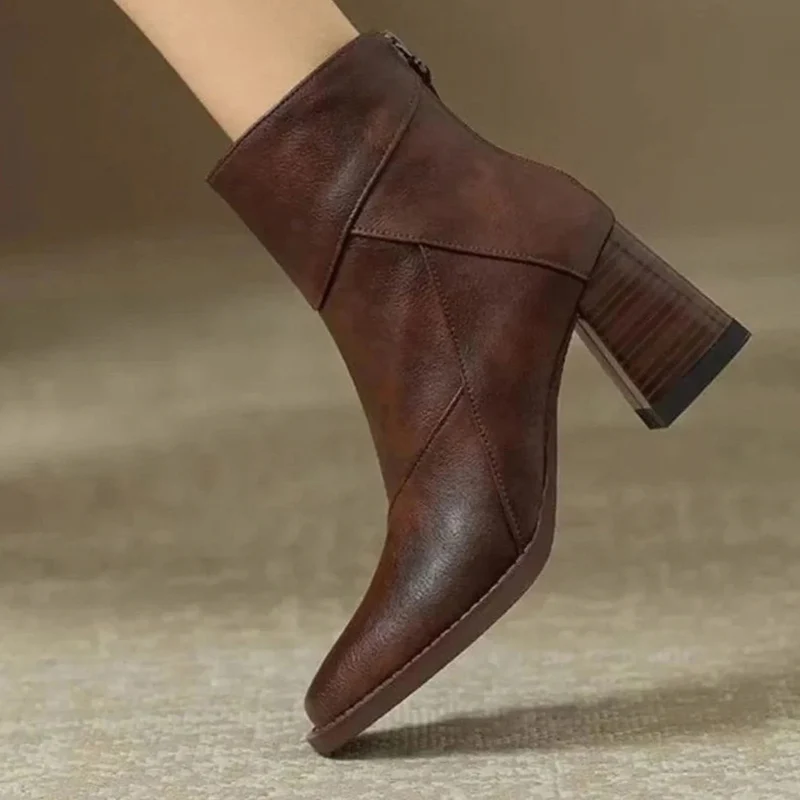 Nelly | Damen Orthopädische Stiefeletten mit Absatz und Details
