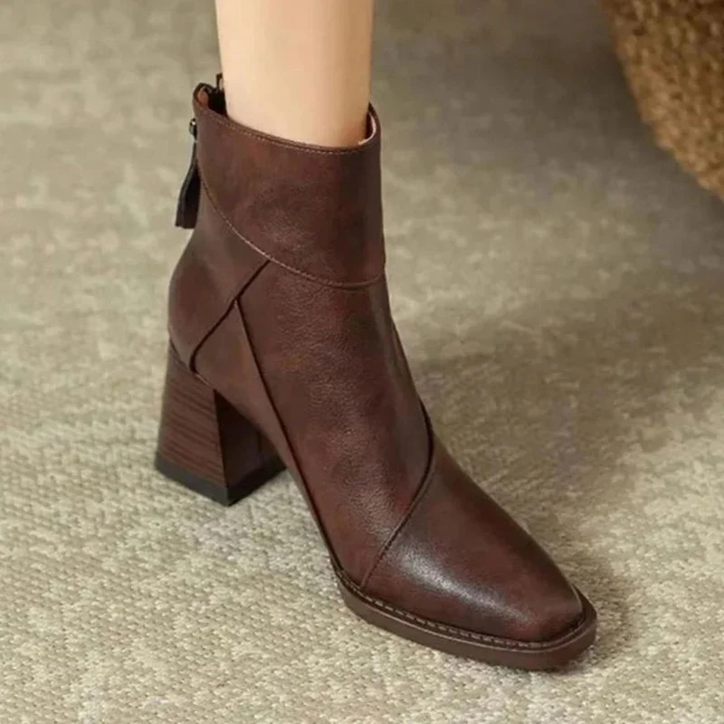 Nelly | Damen Orthopädische Stiefeletten mit Absatz und Details