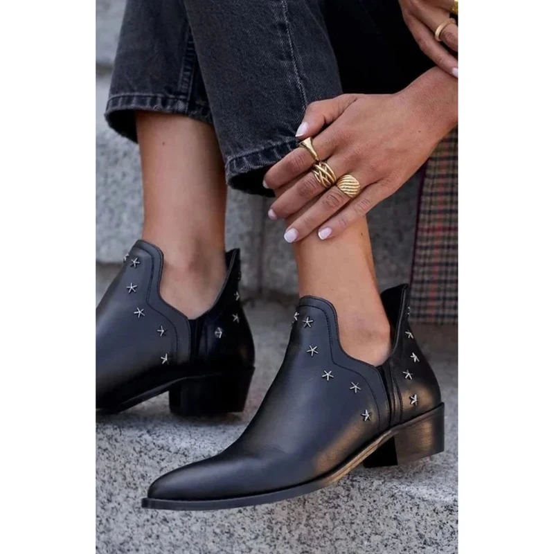 Inara | Damen Schwarze Orthopädische Stiefeletten mit Stern Nieten