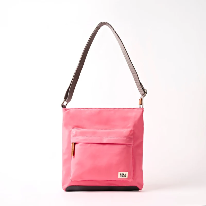 ROKA Kennington B Medium Recycling-Nylon-Tasche | Pink Lemonade