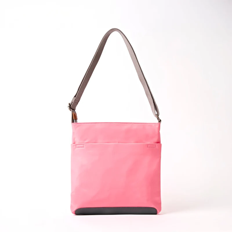 ROKA Kennington B Medium Recycling-Nylon-Tasche | Pink Lemonade