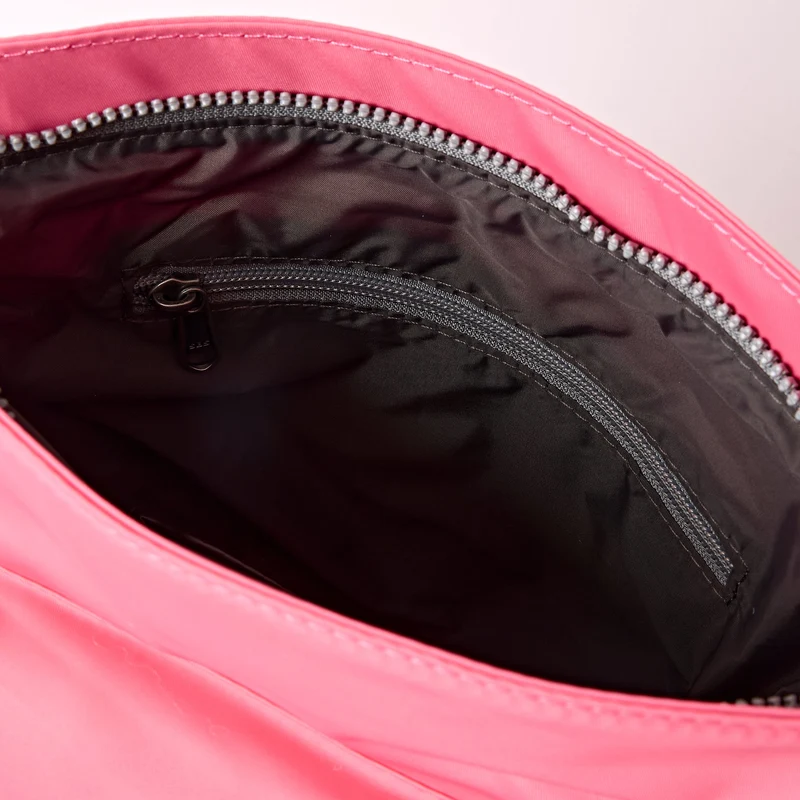 ROKA Kennington B Medium Recycling-Nylon-Tasche | Pink Lemonade
