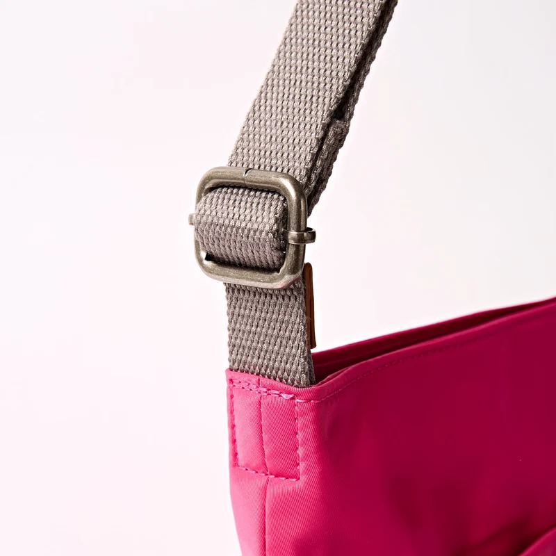 ROKA Kennington B Medium Recycling-Nylon-Tasche | Granitrot