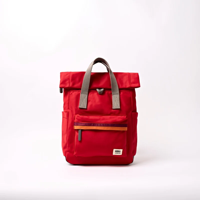 ROKA Canfield Kleine Tasche aus recyceltem Nylon mit Cranberry-Streifen