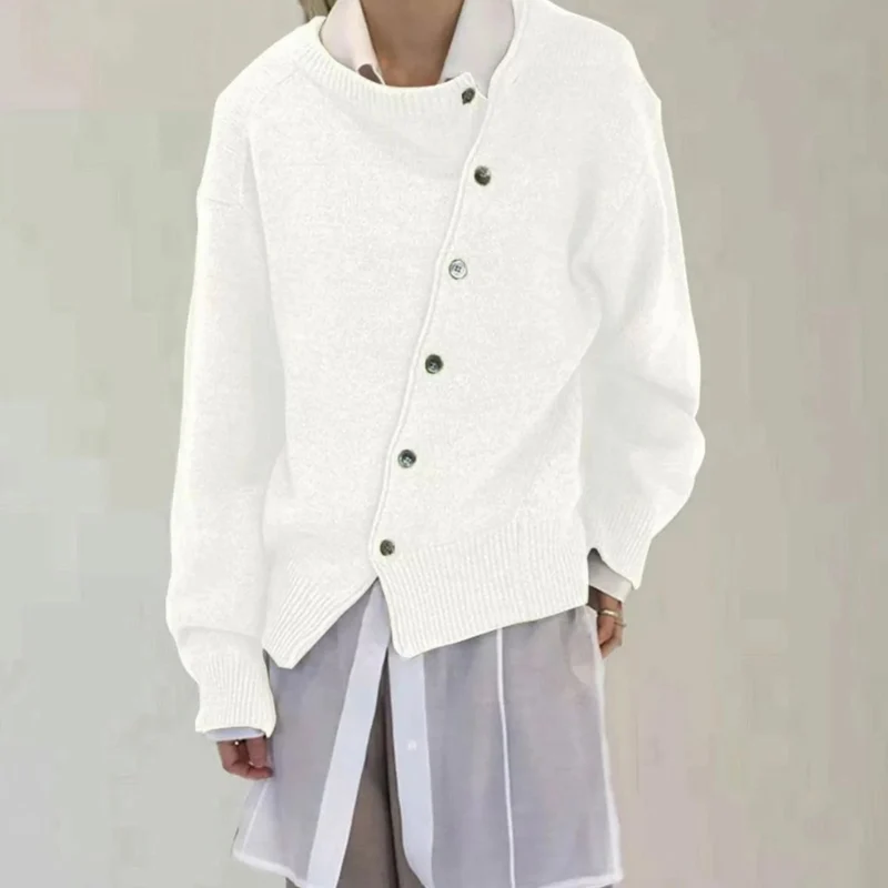 Eleni | Damen Strickjacke mit Knöpfen und Besonderem Schnitt