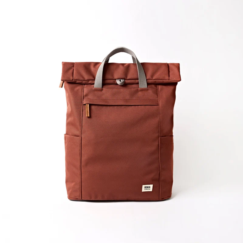 ROKA Finchley Eine große Henna-Tasche aus recyceltem Canvas