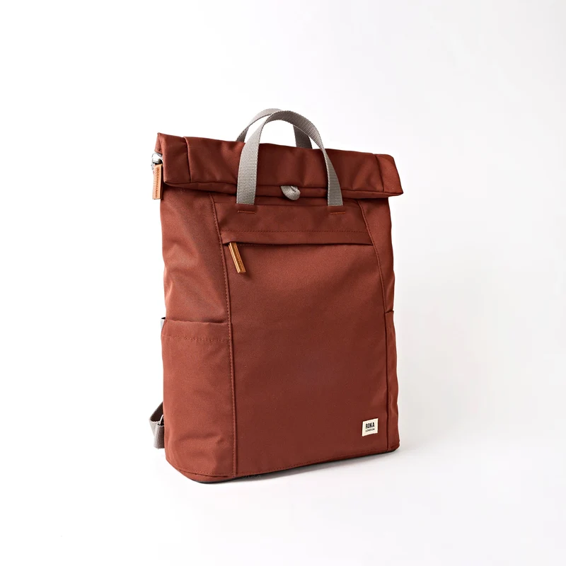 ROKA Finchley Eine große Henna-Tasche aus recyceltem Canvas