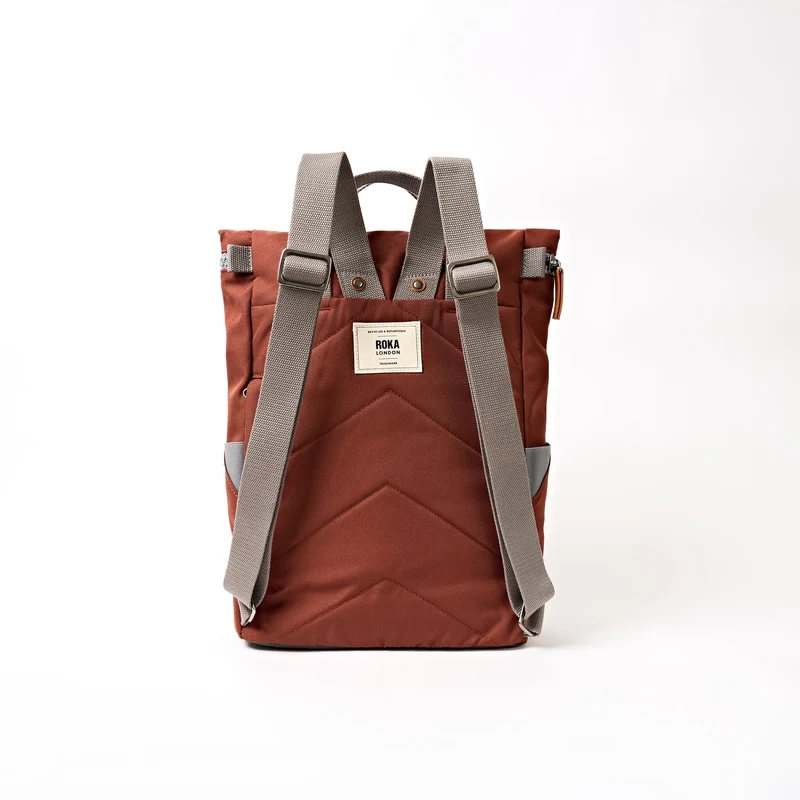 ROKA Finchley Eine Henna Medium Tasche aus recyceltem Canvas
