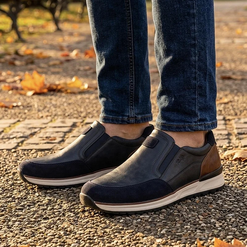 Relife Extra Wide Slip On Trainers - RELIF44008 / 329 859 - Navy