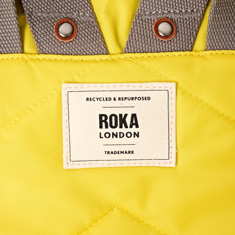 ROKA Canfield B Passionsfrucht Kleine Tasche aus recyceltem Nylon