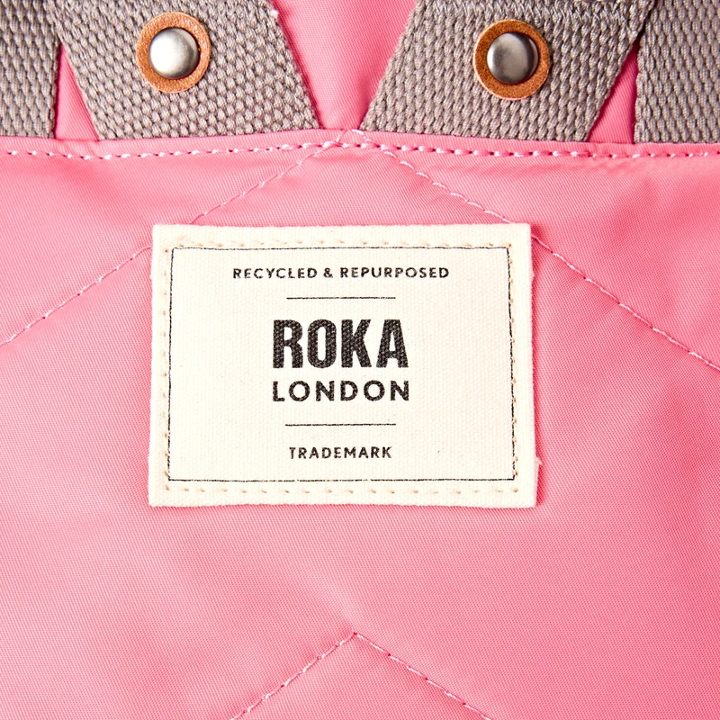 ROKA Canfield B Pink Lemonade Kleine Tasche aus recyceltem Nylon
