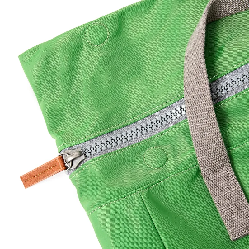 ROKA Canfield B Online Lime Kleine Tasche aus recyceltem Nylon