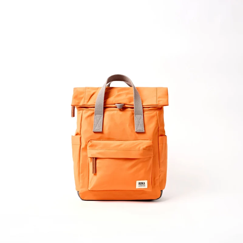 ROKA Canfield B Jaffa Orange Kleine Tasche aus recyceltem Nylon