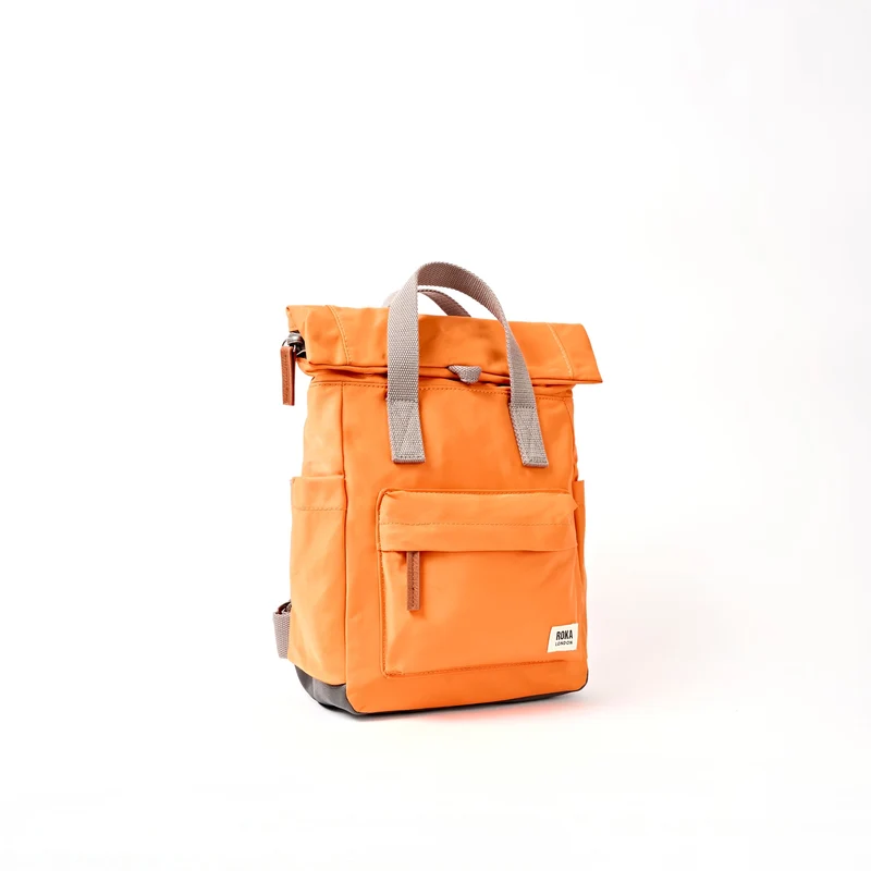 ROKA Canfield B Jaffa Orange Kleine Tasche aus recyceltem Nylon