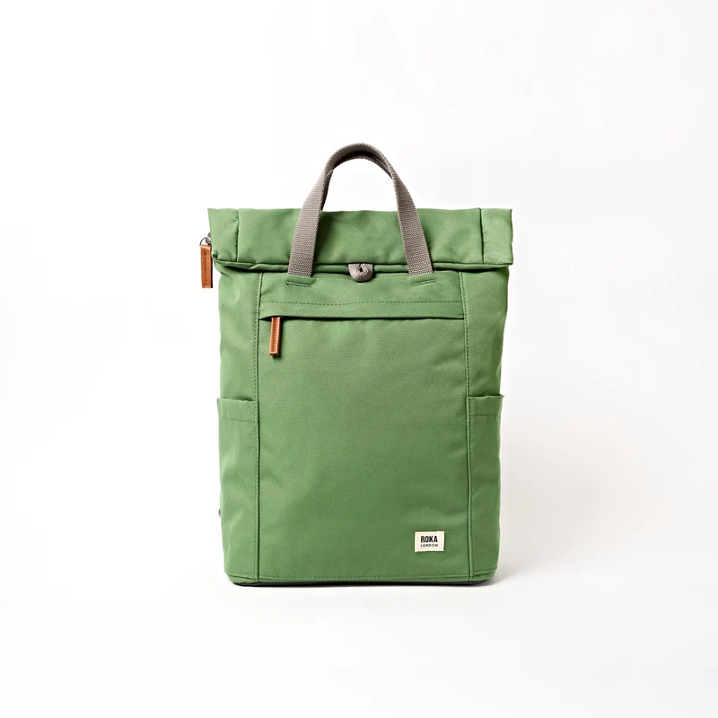 ROKA Finchley Eine mittelgroße Tasche aus recyceltem Canvas mit Artischockenmotiv