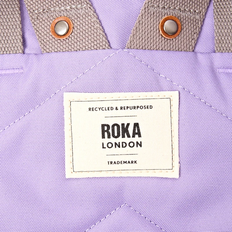 ROKA Finchley Eine kleine Tasche aus recyceltem Canvas von Thistle Bloom