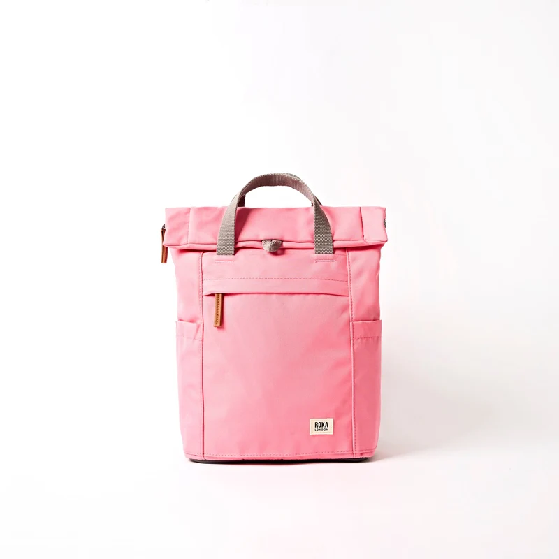 ROKA Finchley Eine kleine Tasche aus recyceltem Canvas in Pink Lemonade