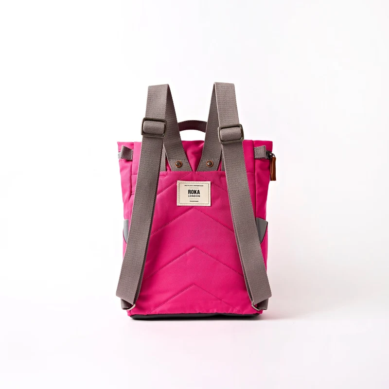 ROKA Finchley Eine kleine Tasche aus recyceltem Canvas in Granita-Rot