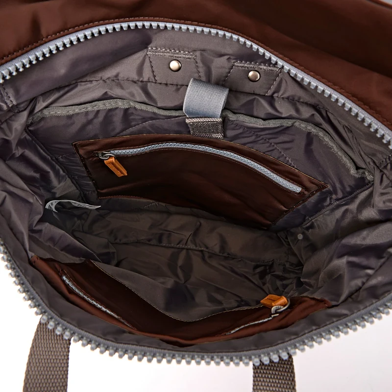 ROKA Canfield B Rocky Road Medium Tasche aus recyceltem Nylon