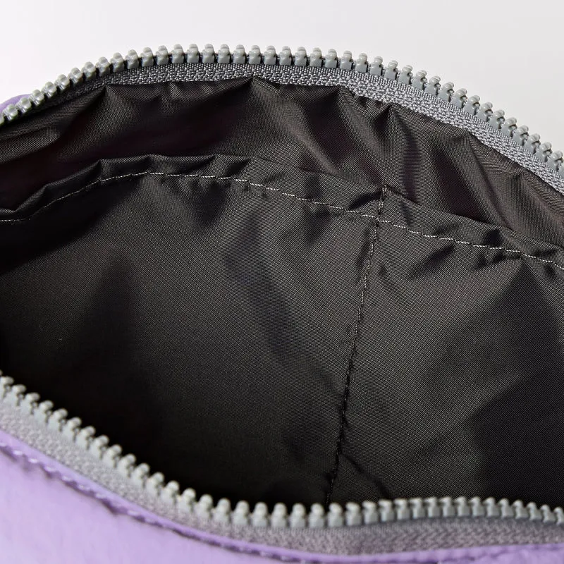 ROKA Farringdon Petal-Tasche aus recyceltem Taslon