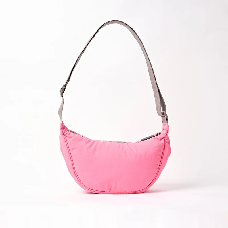 ROKA Farringdon Recycelter Taslon-Beutel in Pink Lemonade
