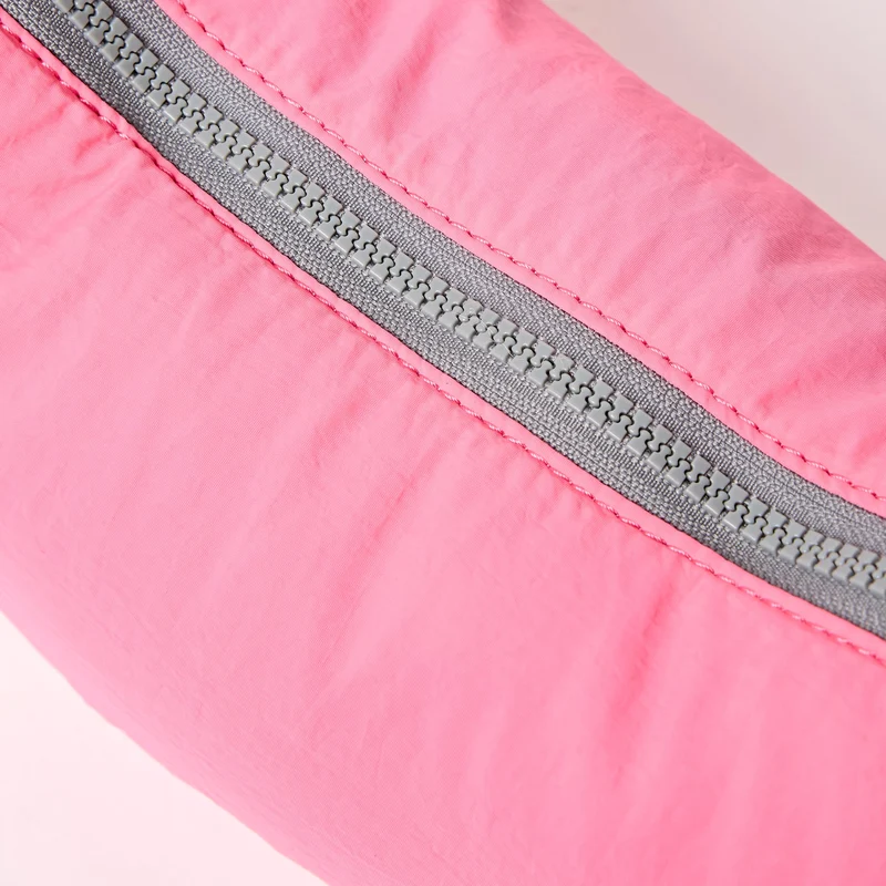 ROKA Farringdon Recycelter Taslon-Beutel in Pink Lemonade