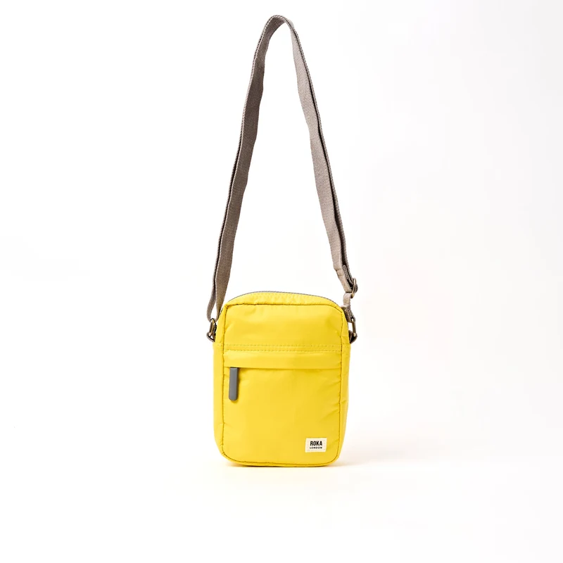 ROKA Bond Passionsfrucht-Tasche aus recyceltem Nylon