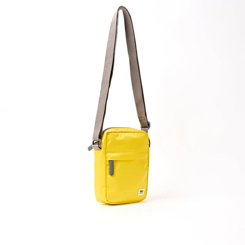 ROKA Bond Passionsfrucht-Tasche aus recyceltem Nylon