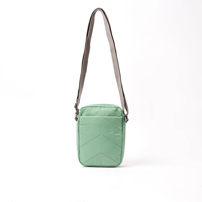 ROKA Bond Frost-Tasche aus recyceltem Nylon