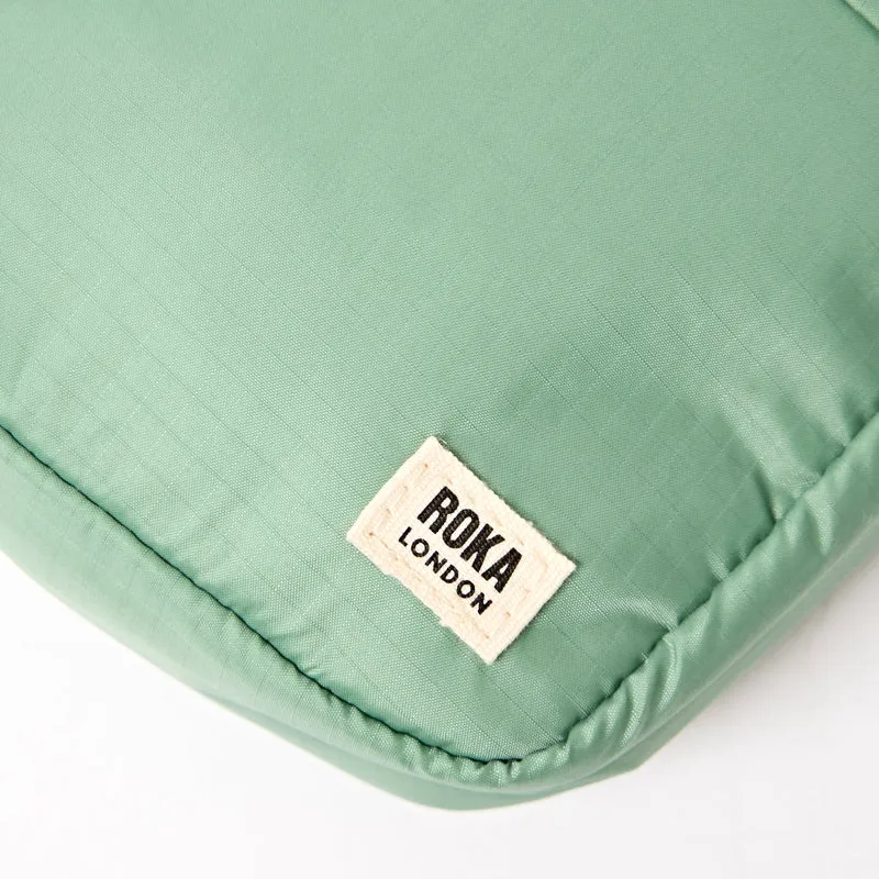 ROKA Bond Frost-Tasche aus recyceltem Nylon