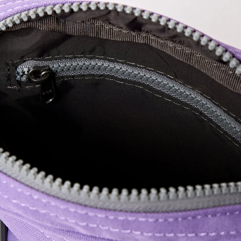 ROKA Bond Thistle Bloom Tasche aus recyceltem Canvas