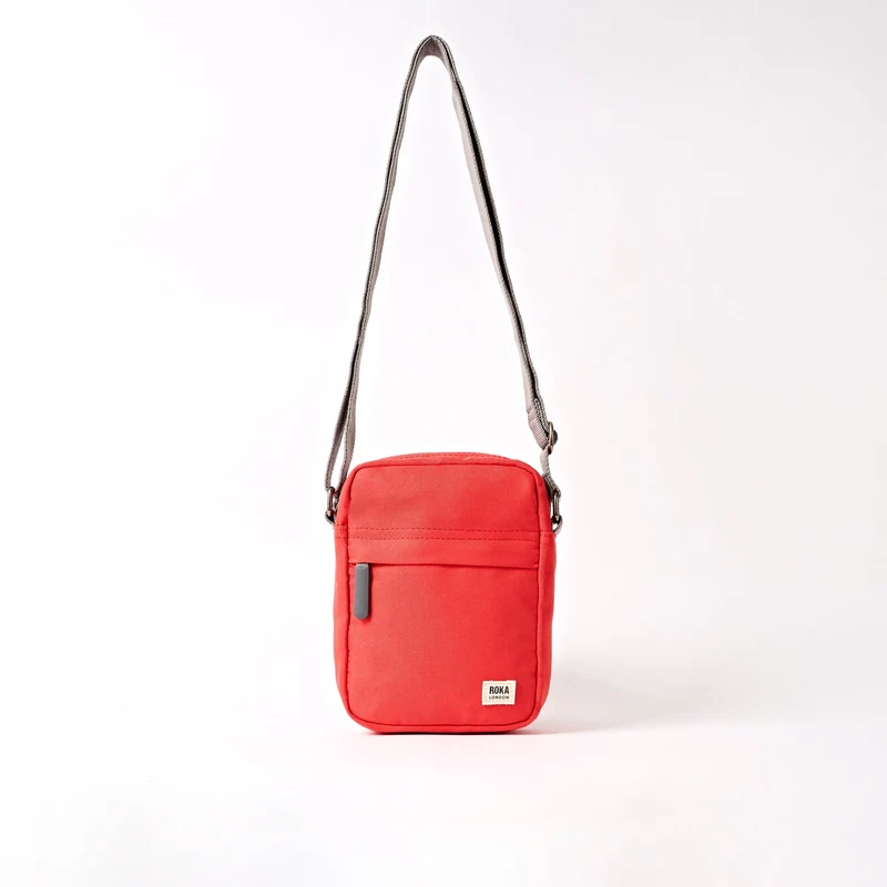 ROKA Bond Scharlachrote Tasche aus recyceltem Canvas