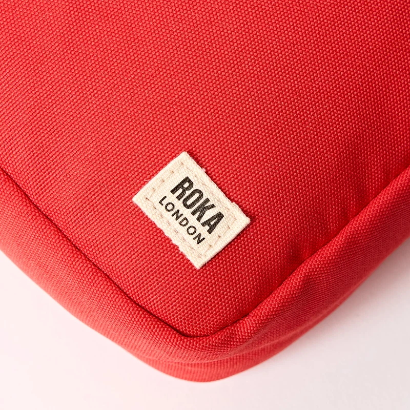 ROKA Bond Scharlachrote Tasche aus recyceltem Canvas