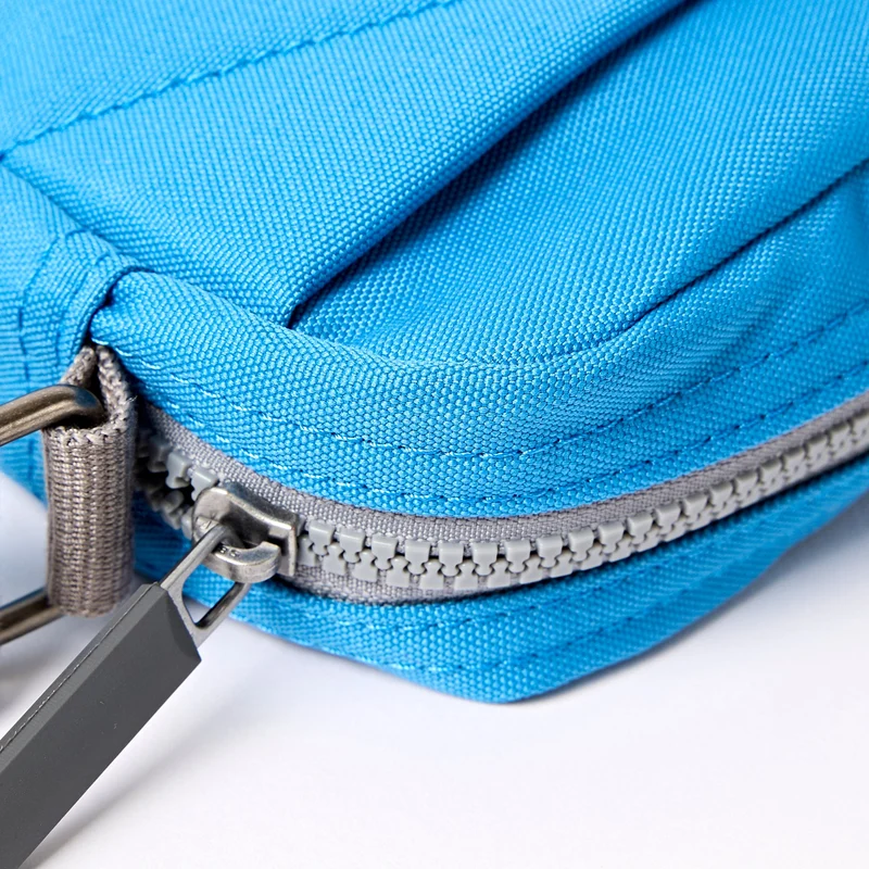 ROKA Bond Malibu Blue Tasche aus recyceltem Canvas