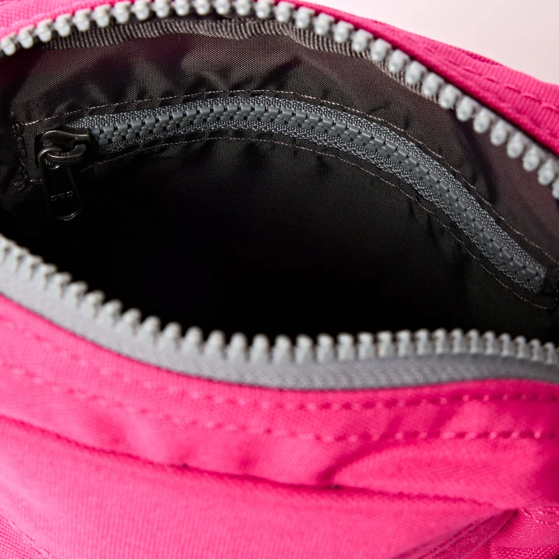 ROKA Bond Granita Red Recycling Canvas Tasche