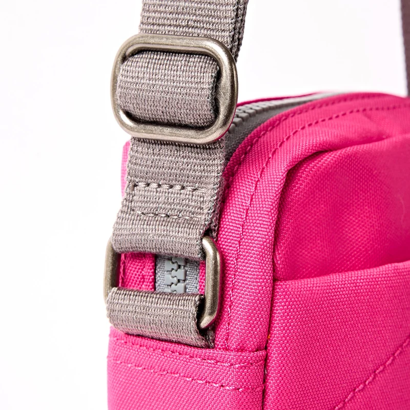 ROKA Bond Granita Red Recycling Canvas Tasche