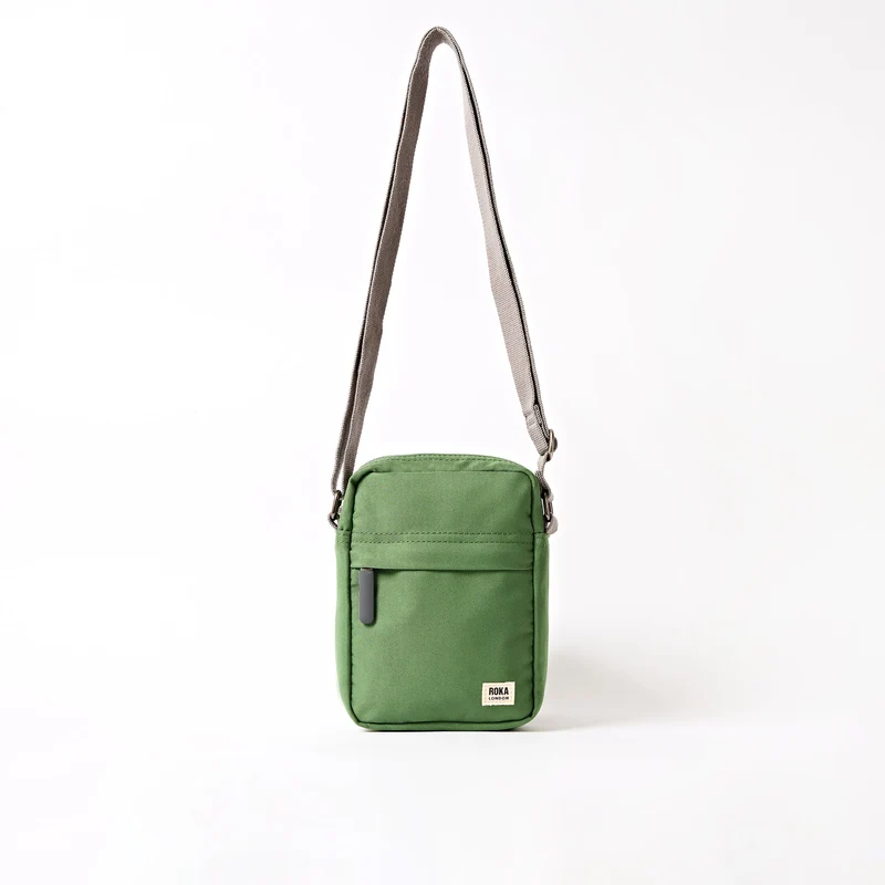 ROKA Bond Artischocken-Tasche aus recyceltem Canvas