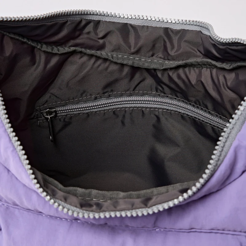ROKA Belsize Petal Medium Tasche aus recyceltem Taslon