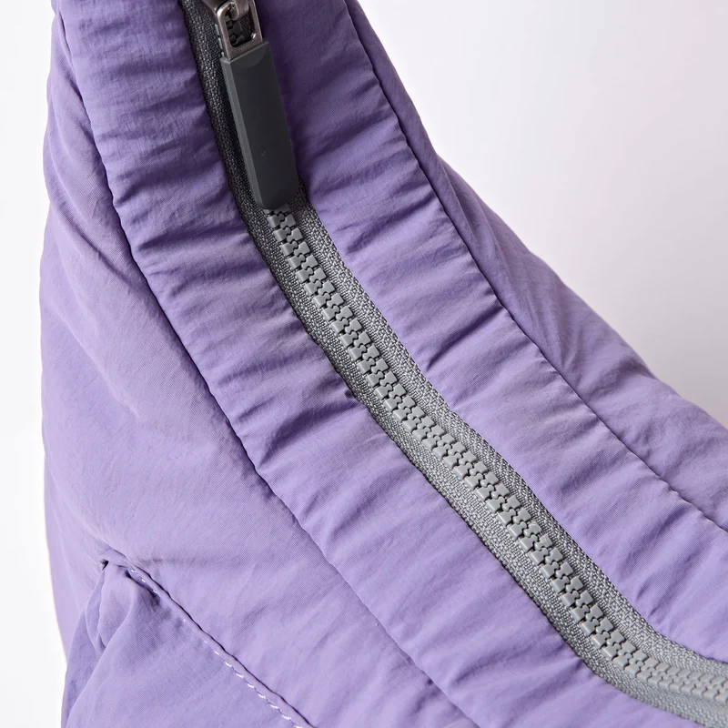 ROKA Belsize Petal Medium Tasche aus recyceltem Taslon